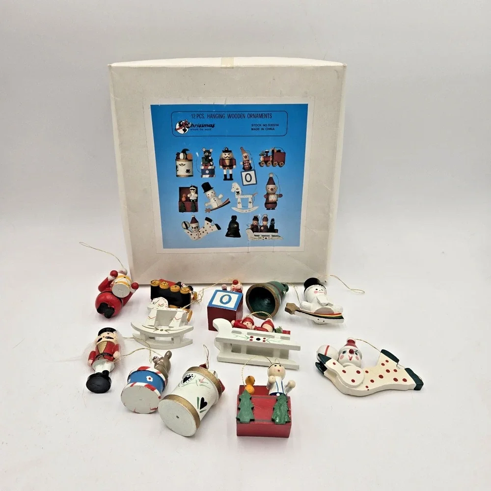 READ 12 Vtg Miniature Wooden Christmas‎ Tree Ornaments Hand-Painted